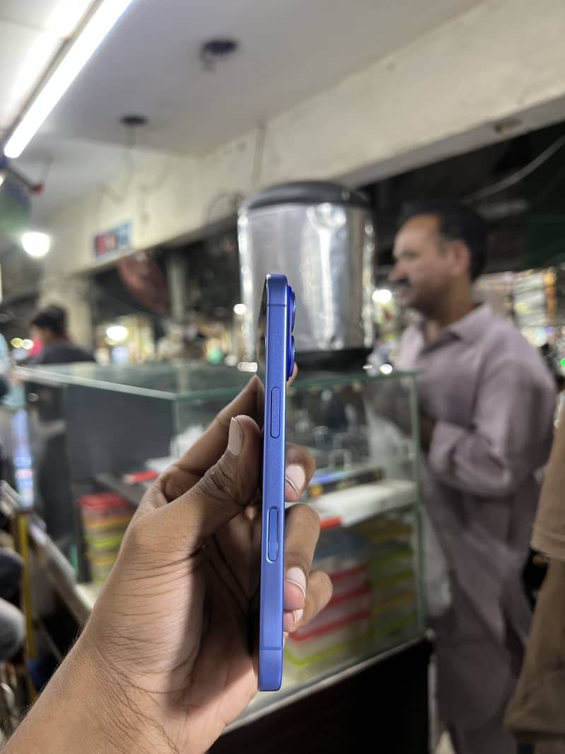 Apple iPhone 16 1