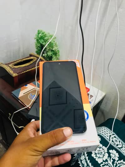 Tecno spark 40. ckmplete box. 4 month Warrenty. 6+6/128GB