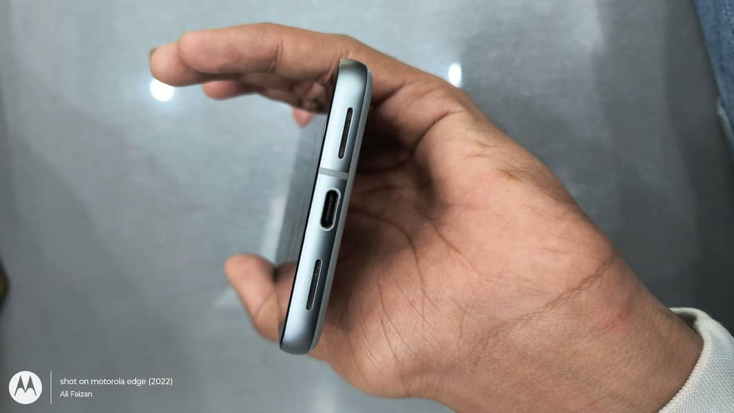 Google Pixel 8 3