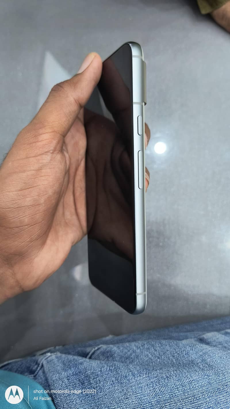 Google Pixel 8 5