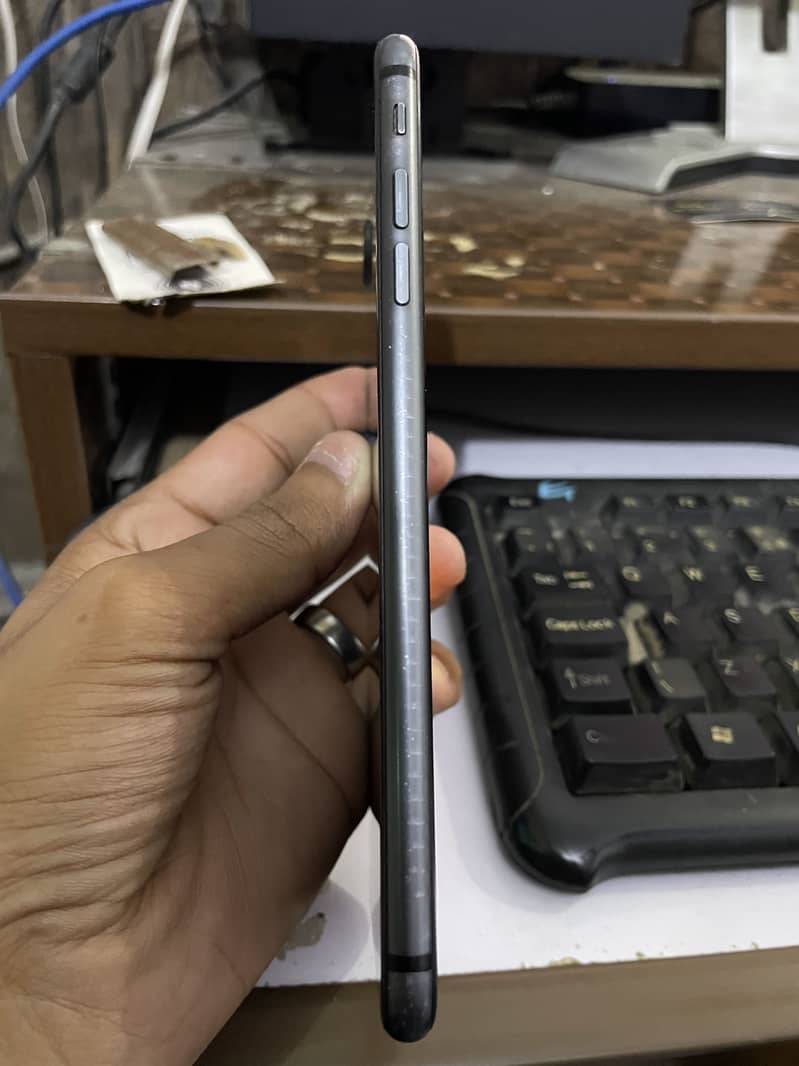 Apple iPhone 8 Plus 0