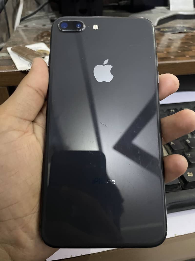 Apple iPhone 8 Plus 2