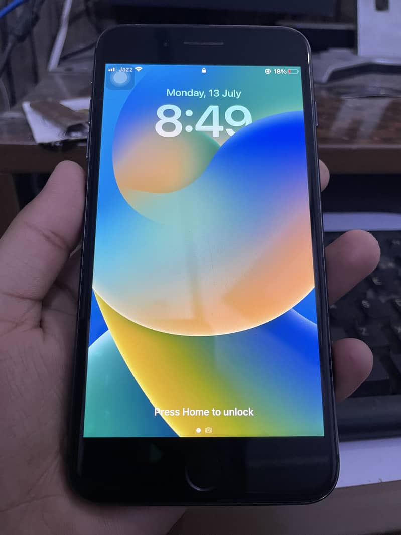 Apple iPhone 8 Plus 3