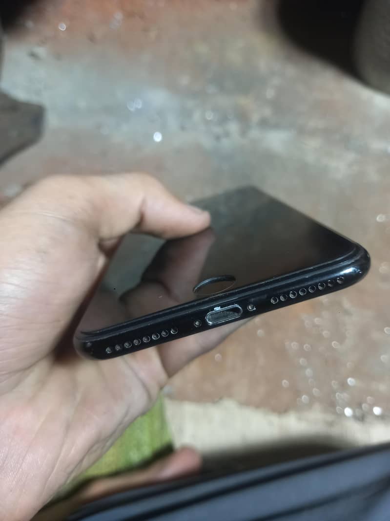 Apple iPhone 7 Plus 3
