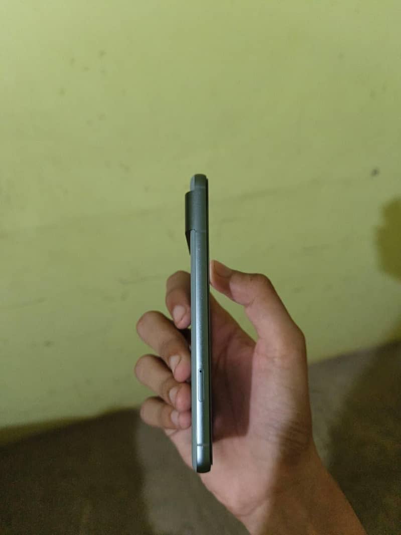 Google Pixel 8 3