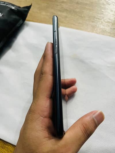 OPPO F9 Pro