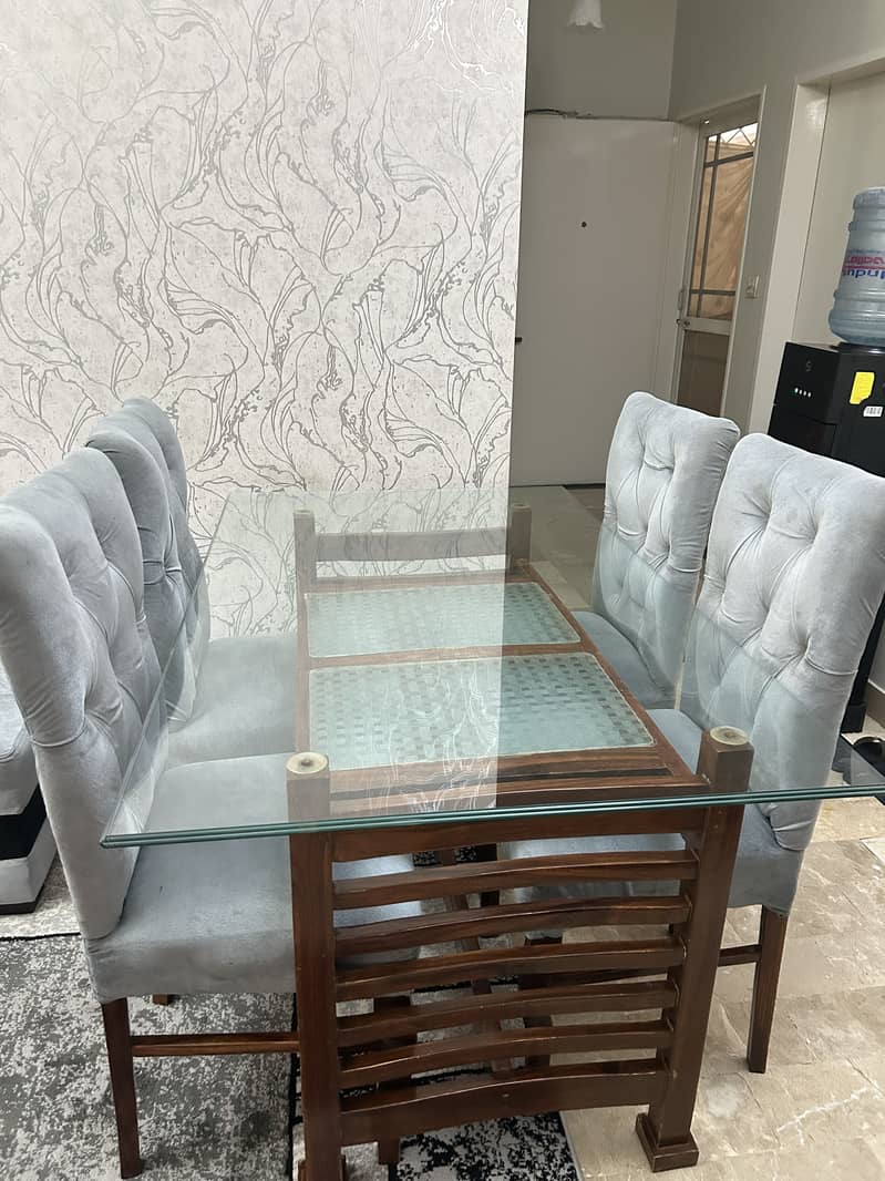 6 seater dining table 1