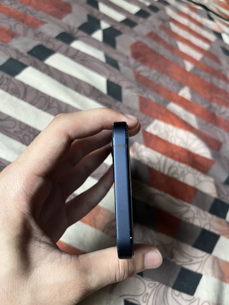 Apple iPhone 12 0