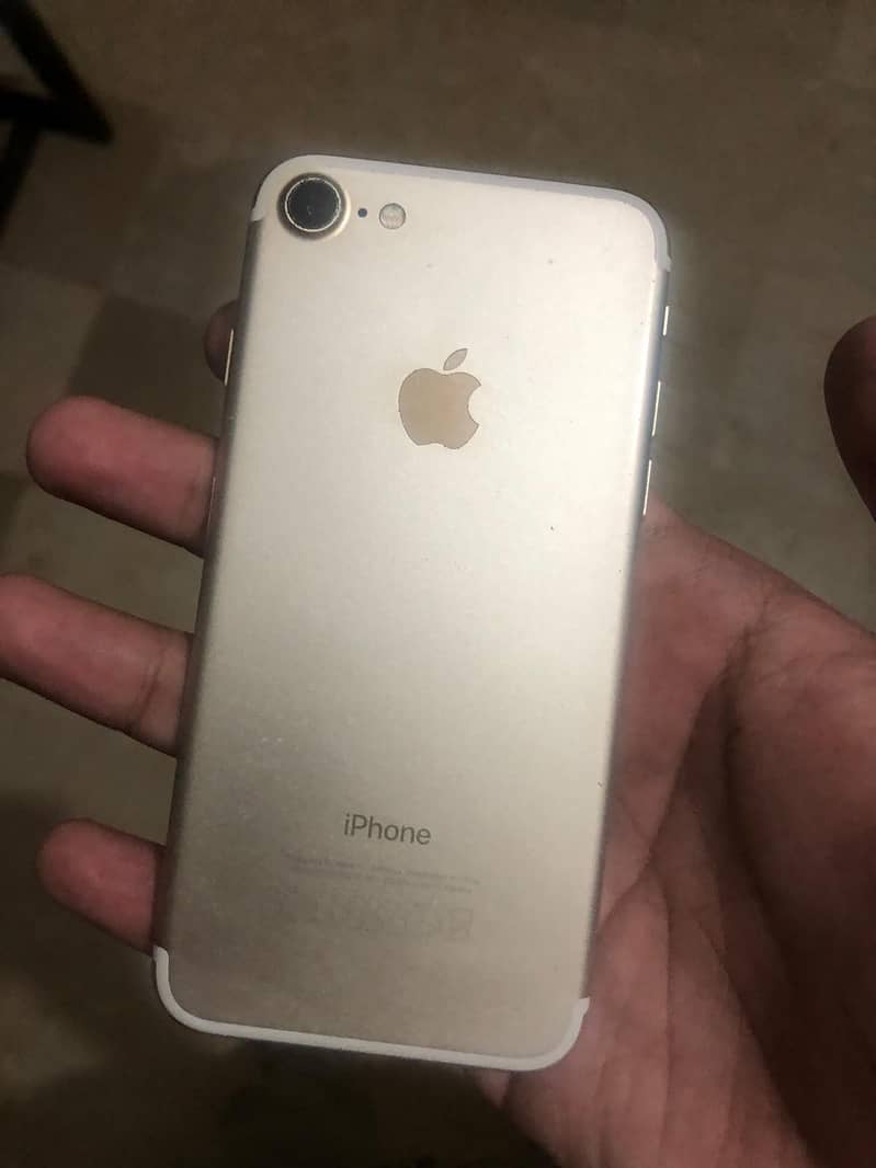 Apple iPhone 7 1