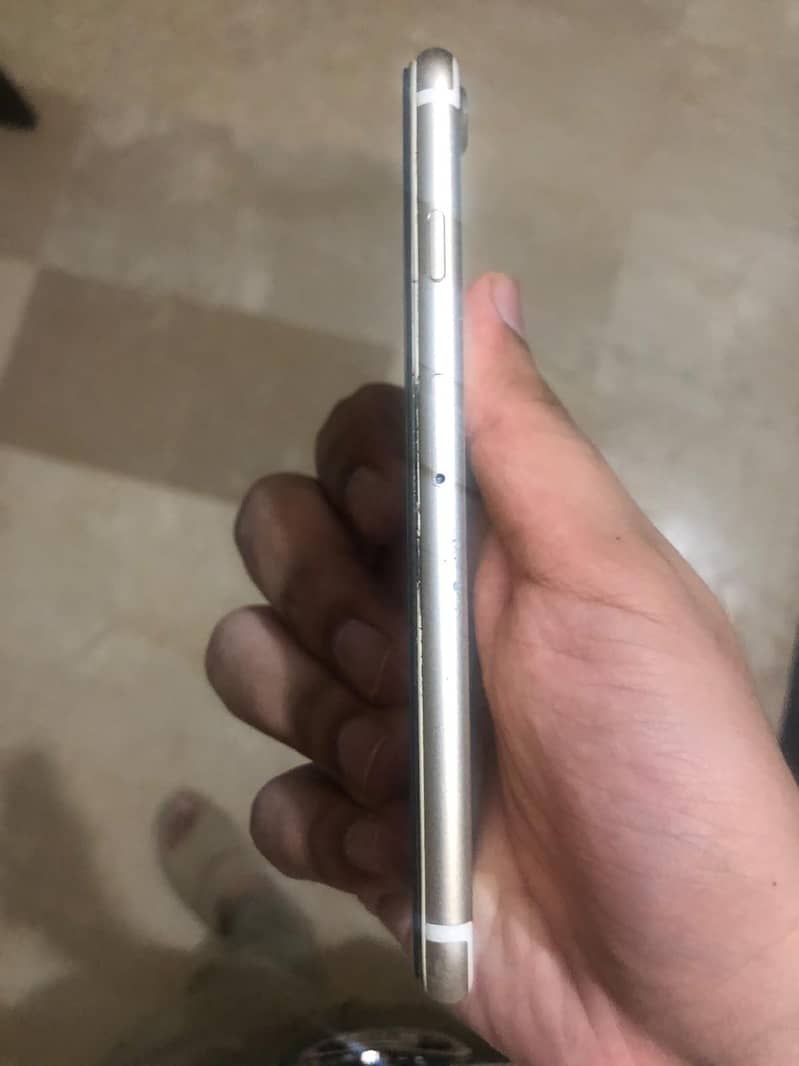 Apple iPhone 7 2