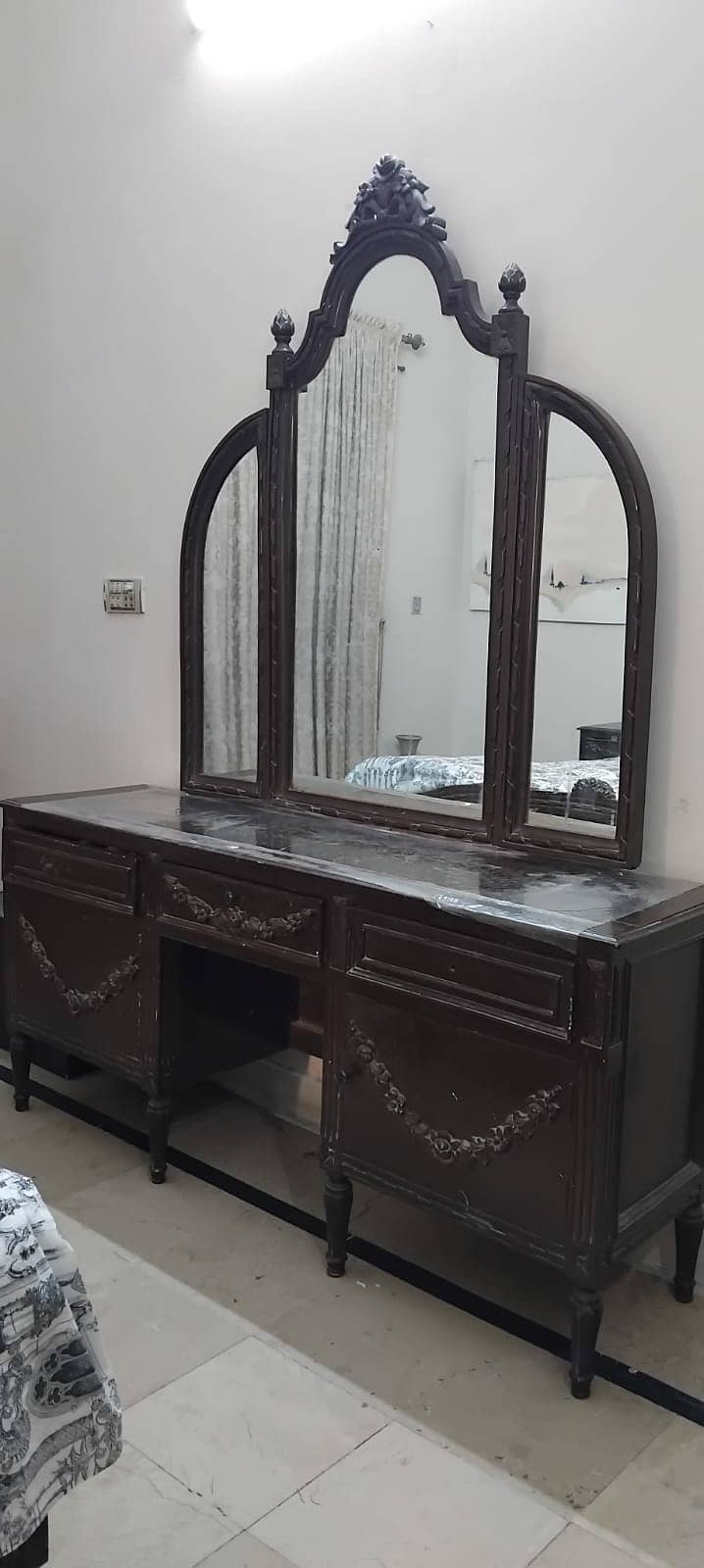 Dressing table 1