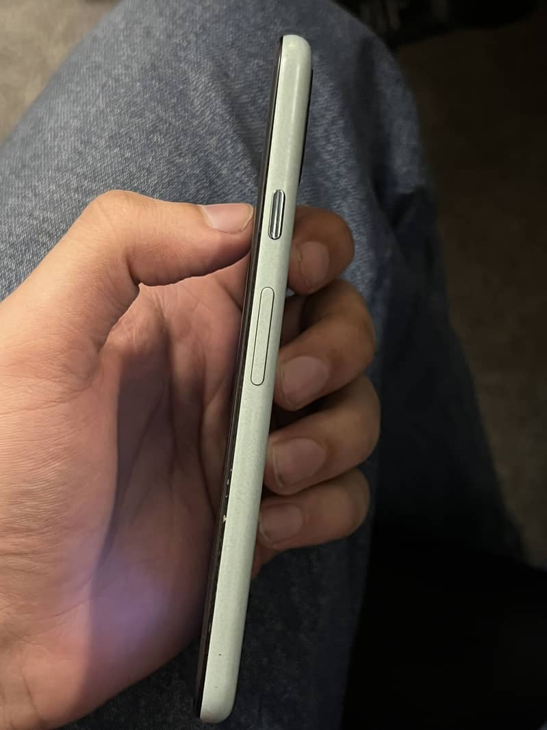 Google Pixel 5 4