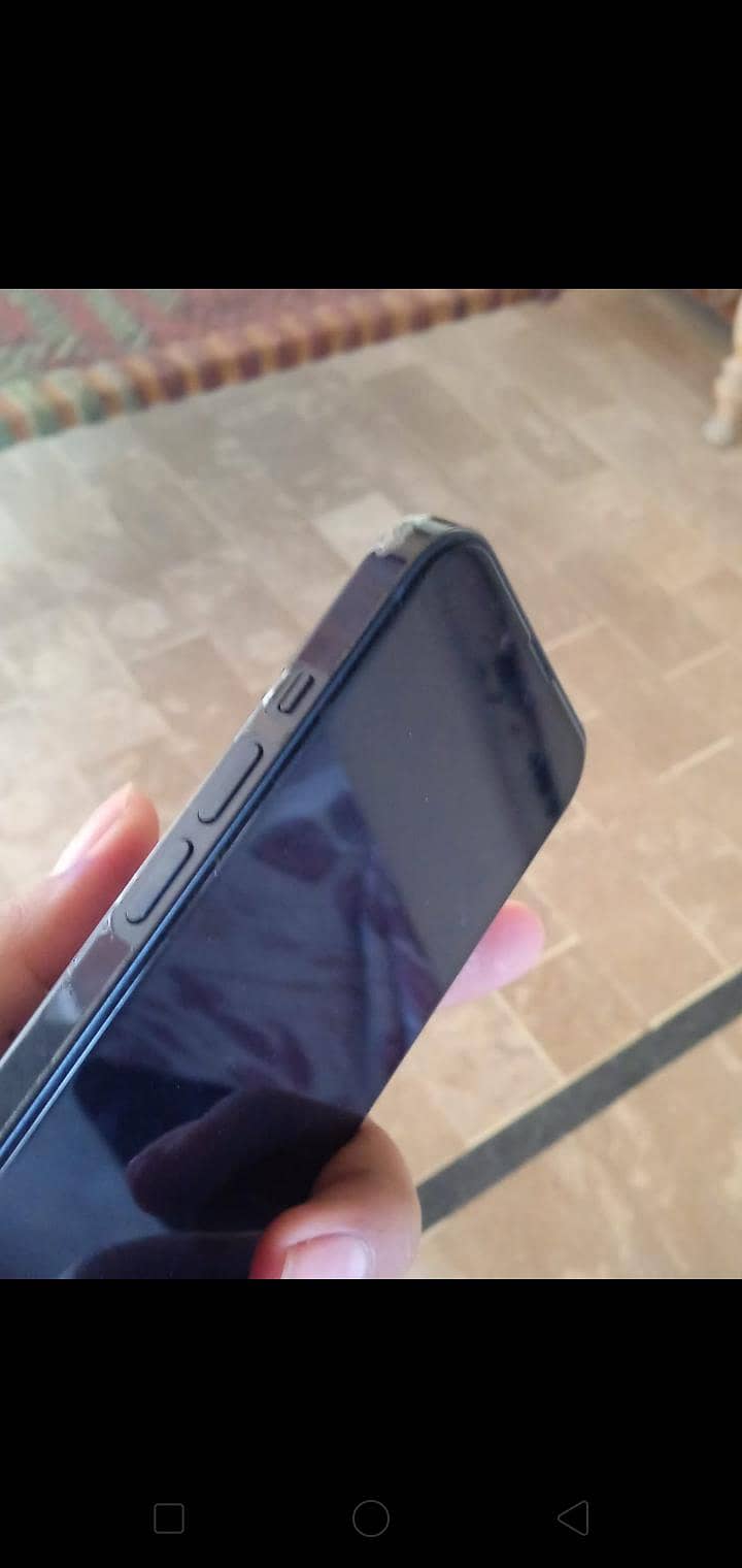 Apple iPhone 13 2