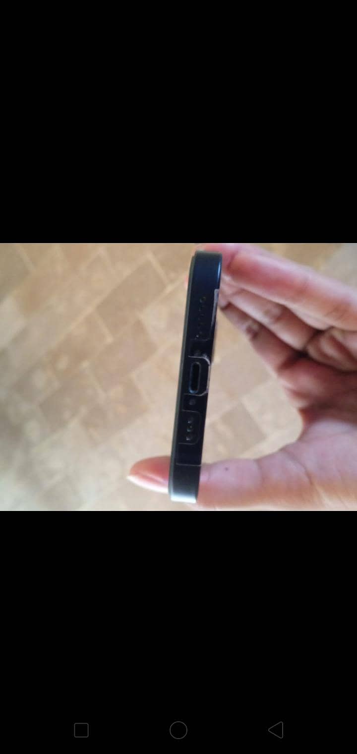Apple iPhone 13 3