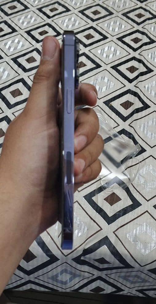 iPhone 14 Pro Max 1