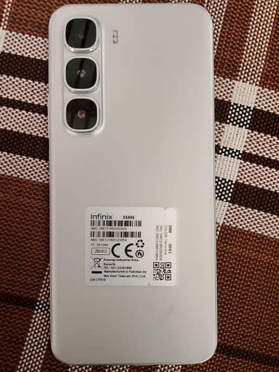 Infinix hot 60 pro plus. 8/256