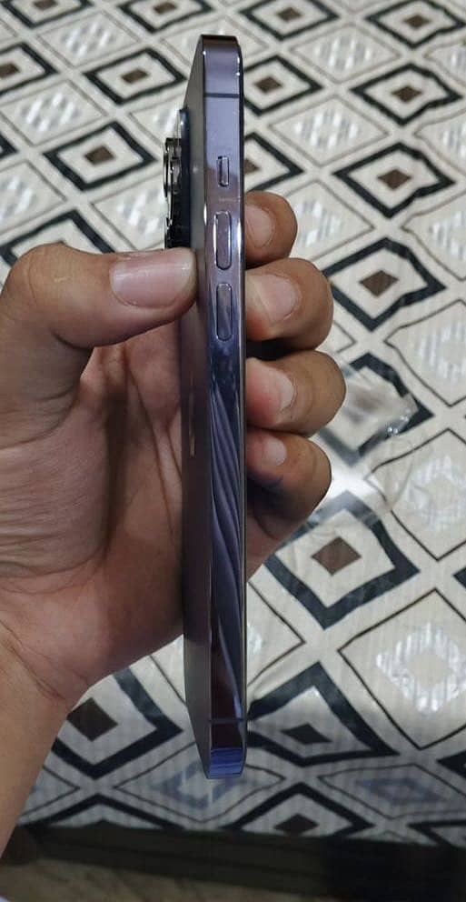 iPhone 14 Pro Max 2