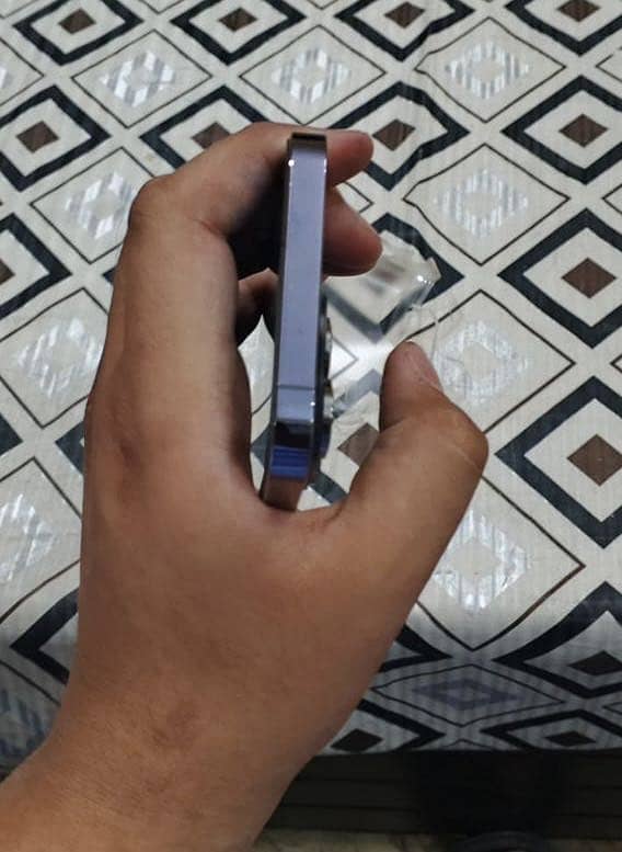 iPhone 14 Pro Max 4