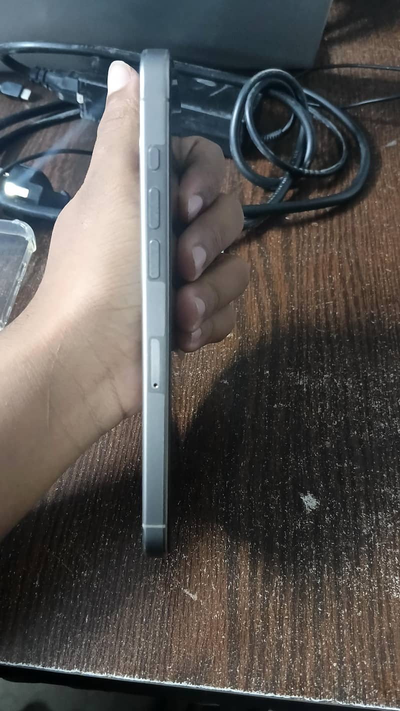 iphone 15 pro max 3