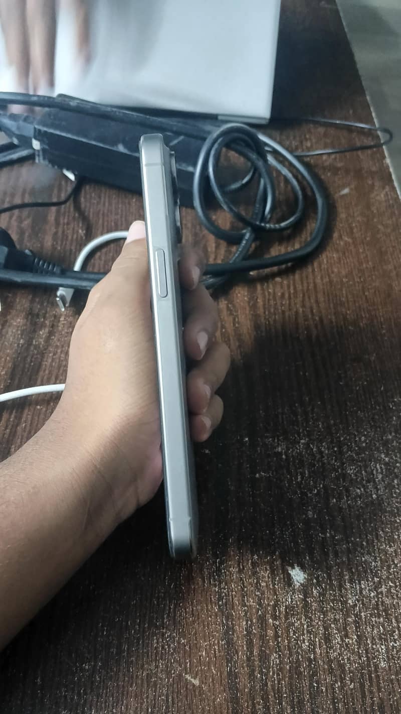 iphone 15 pro max 5
