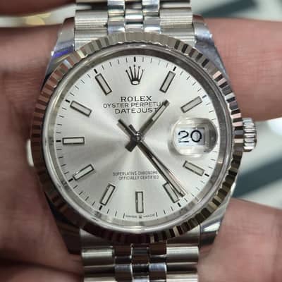 WATCH BUYER / Rolex Datejust Omega Speedmaster Cartier Santos Chopard