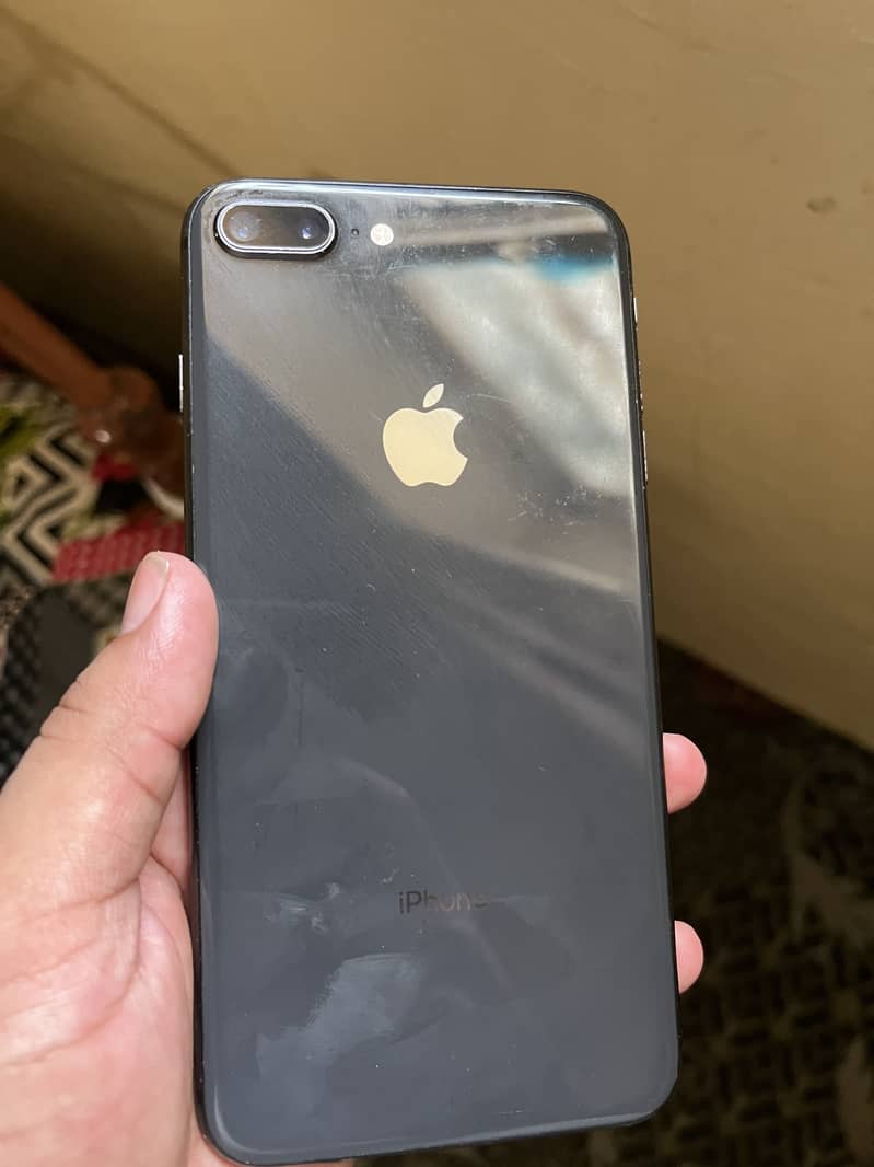 Apple iPhone 8 Plus 0