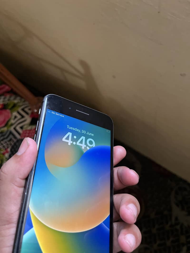 Apple iPhone 8 Plus 1