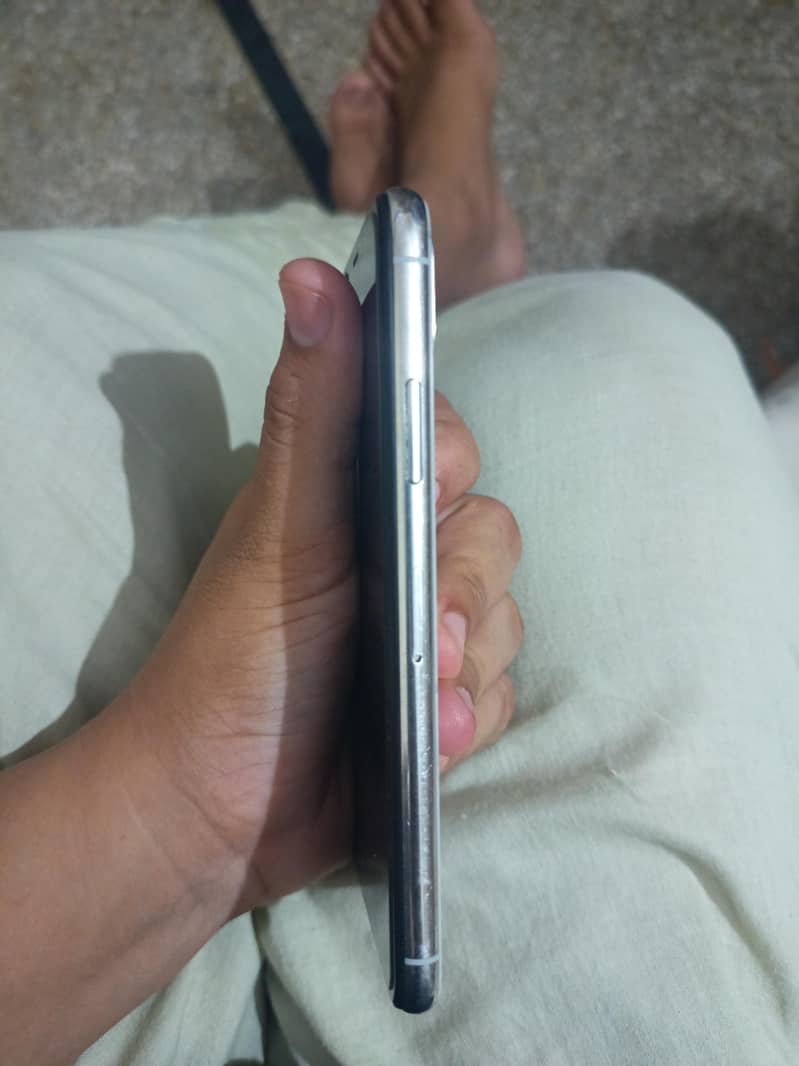 Apple iPhone X 0