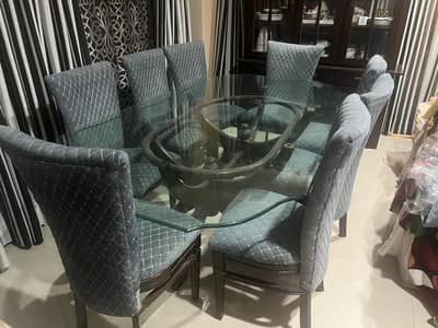 8 seater dinning table for sale.