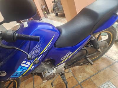 YAMAHA YBR G 125