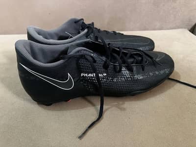 FOOTBALL SHOES / NIKE PHANTOM UK 8.5