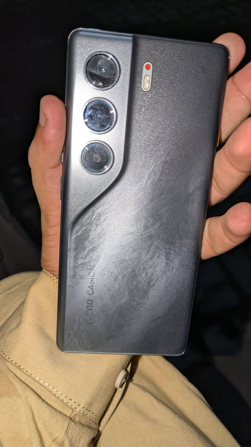 Tecno Camon 40 pro 2
