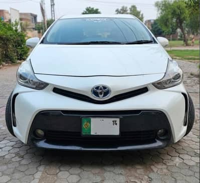 Toyota Prius Alpha 2012