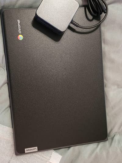 LeNovo Touch Screen Chromebook - Celeron 4GB RAM - 32 GB SSD - 11.6"