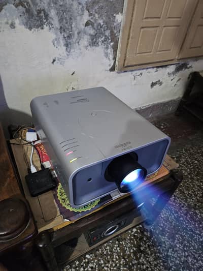 Dongwon DLP-765S 1080p