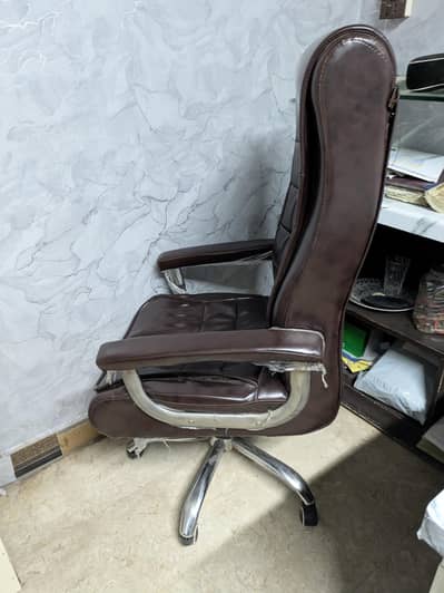 Office chair almost new