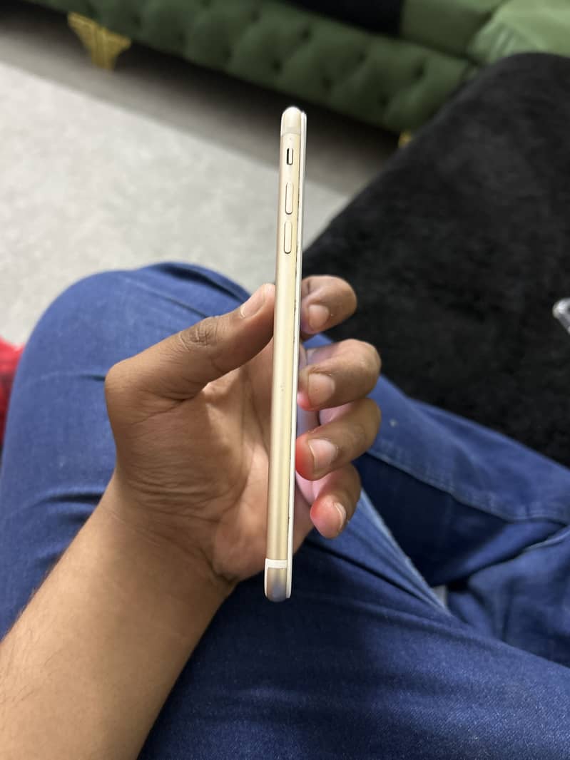 Apple iPhone 7 Plus 2