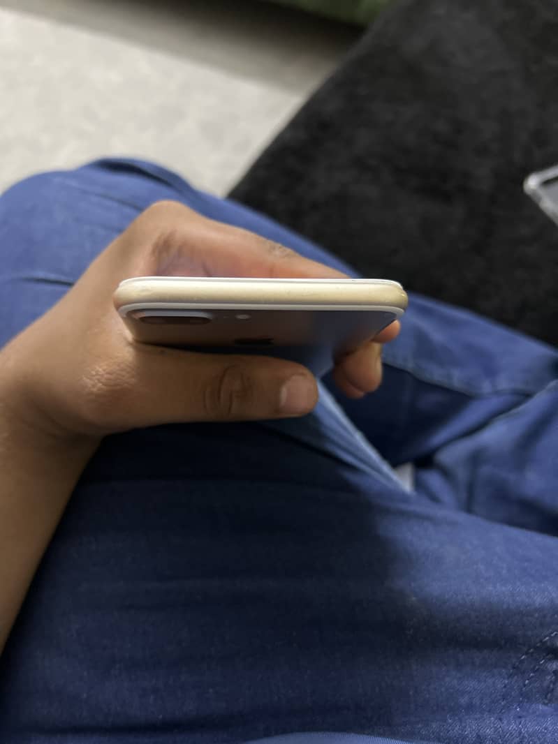 Apple iPhone 7 Plus 3