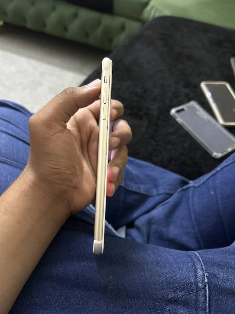 Apple iPhone 7 Plus 4