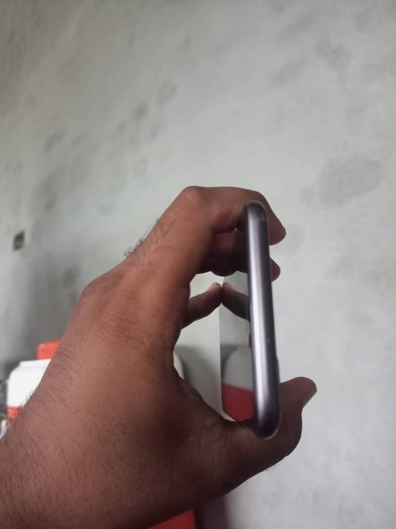 Apple iPhone 8 Plus 3