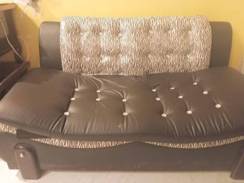 7  sitter sofa 0