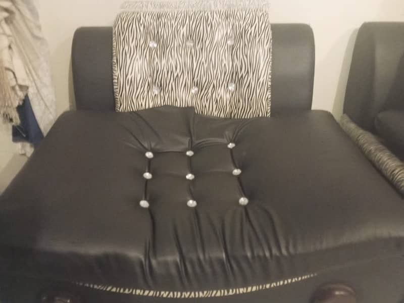 7  sitter sofa 3
