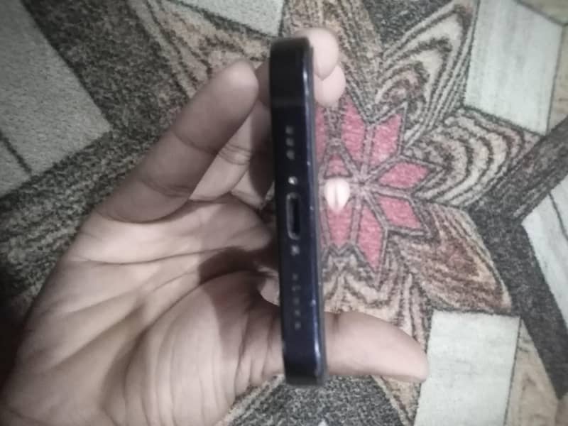 Apple iPhone 12 1