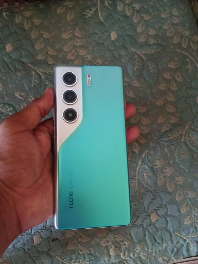 Tecno CAMON 40 Pro 2