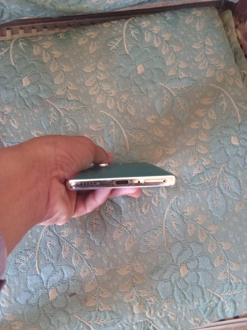 Tecno CAMON 40 Pro 4