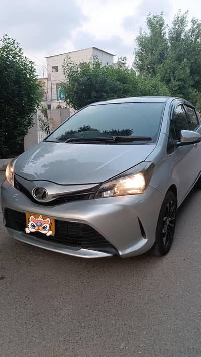 Toyota Vitz 2015 / 2018 Silver Fully Loaded Original & Mint