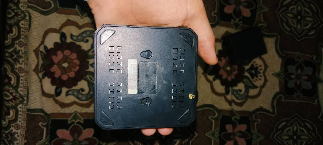 یہ سمسنگ کے اوریجنل ایل ای ڈی ہے سیل کرنا چاہتا ہوں اس بھائی نے لینی س 1