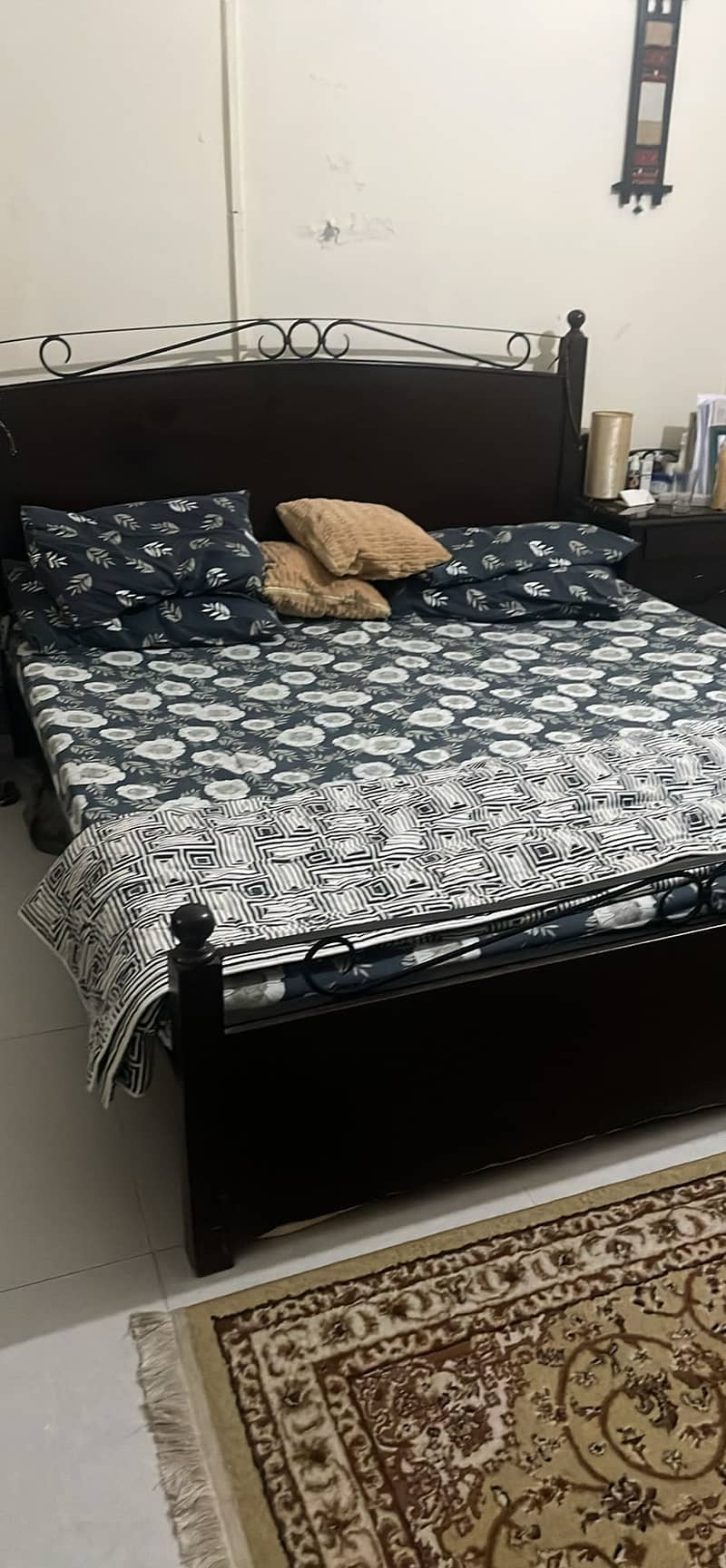 Double bed king size 1