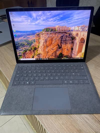 MicrosoftSurfaceLaptop4 IntelCore i5 11Gen8GB RAM 256GB SSDtouch scren