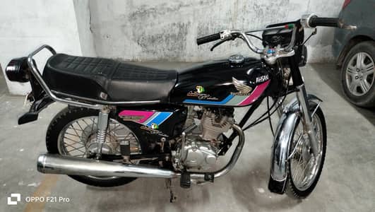 bike for sale 100% engine okay body all okay,